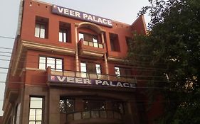 Hotel Veer Palace By Greysky Near Aiims Delhi